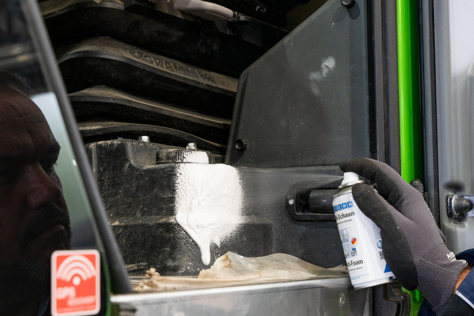 Multi Foam Spray | powerful foam cleaner
